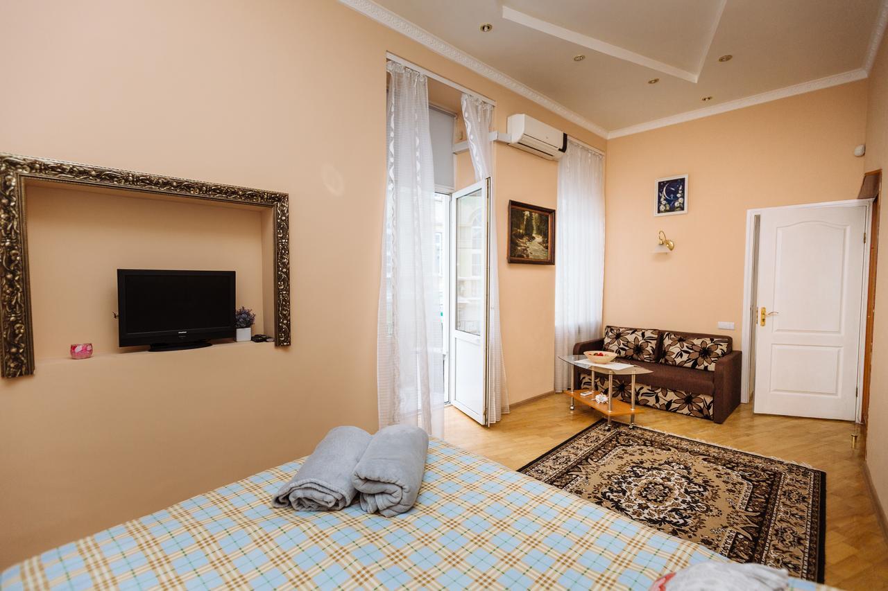 Apartments On Teatralna 26 リヴィウ エクステリア 写真