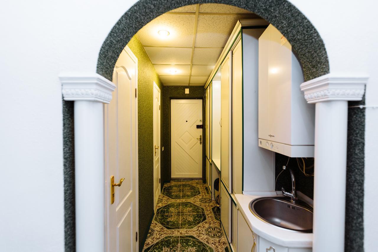 Apartments On Teatralna 26 リヴィウ エクステリア 写真